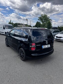 Prodám vw touran 2.0 TDI 7 míst najeto 259 tis - 2