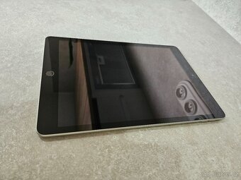 iPad 9. generace (Wi‑Fi + Cellular, 64 GB) - 2