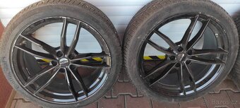 TESLA Y sada kol s pneu - 2