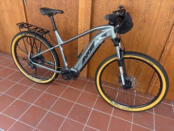 APACHE HUPAHU MX1 510 stříbrná - vel. L (21") - zánovní tes - 2