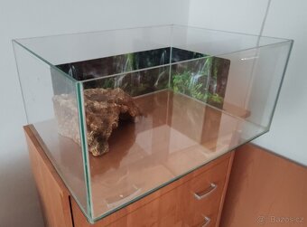 Akvárium - terárium + želva. - 2