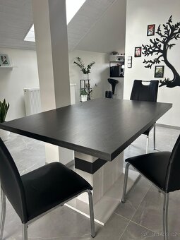 Jídelní stůl a židle - 2