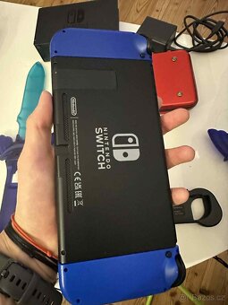 Nintendo switch V2 + příslušenství - 2