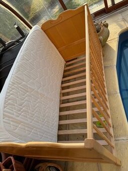 dětská postýlka 78 x 142 i s novou matrací - 2