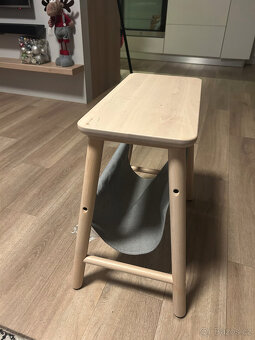 stolek na časopisy - 2