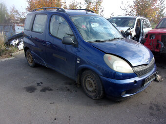 Toyota Yaris Verso - 2