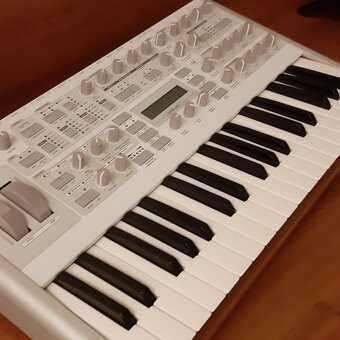 PRODÁM ACCESS VIRUS TI2 - 2