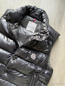 Moncler černá vesta - 2