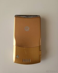 Mobilní telefon Motorola Razer V3i gold - 2