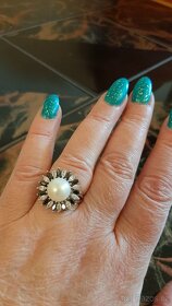 Krásný stříbrný prsten s perlou - 2