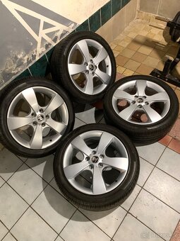 Alu kola Škoda R17 5X112 LETNÍ PNEU 225/45 R17 PIRELLI - 2