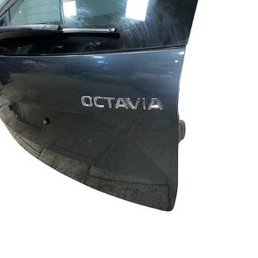 Páté dveře šedá LF7Y Škoda Octavia 3 facelift kombi 2018 - 2