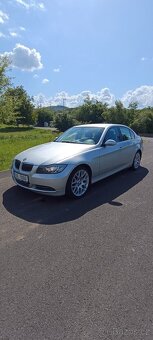 Prodám BMW E90 330i 200kw manuál 4x4 - 2