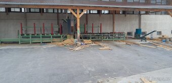 Automatická kapovací stanice s páskovačkou - 2