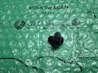 matice k uchycení filtrboxu Škoda Felicia, rezonátoru Škoda - 2