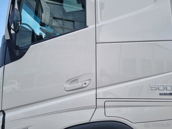 NOSIČ KONTEJNERU VOLVO - 2