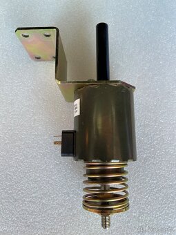 Silný výsuvný elektromagnet - 2