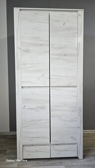 Šatní skříň +regál - 2