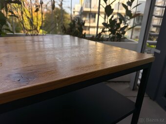 Prodám konferenční stolek – dubový masiv & černá ocel - 2