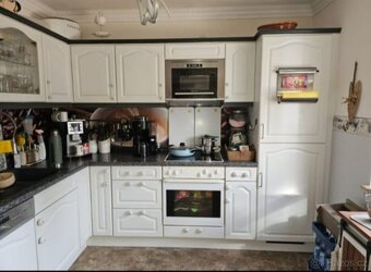 Bílá venkovská kuchyně s vestavěnými spotřebiči,5387 - 2