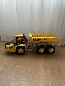 LEGO Technic 42114 Kloubový dampr Volvo 6x6 - 2