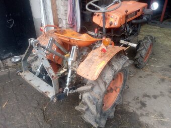 Kubota b 7000 + příslušenství - 2
