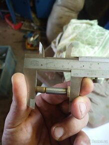 Pevnostní lícovaní šroub M8 - 2