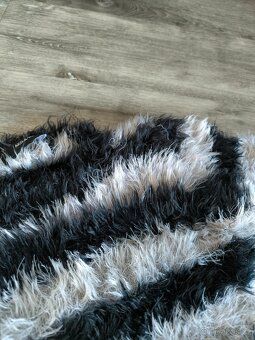 Dívčí chlupatý svetr vel. 134 - 2