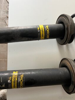 BMW F10 zadní tlumiče - 2