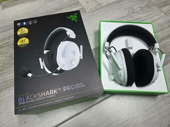 Razer BlackShark V3 Pro bílé - 2