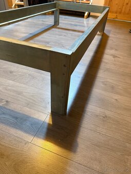 Smrková konstrukce postele - 2