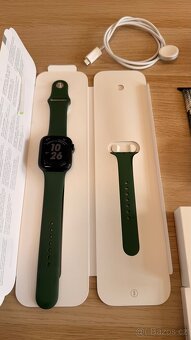 Apple Watch Series 7 Temně zelená 45mm - 2