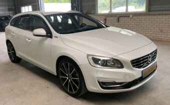 Volvo V60 2.4 D6 plug-in Hybrid awd - 2