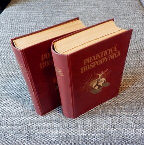 Praktická hospodyňka, starožitná kniha z roku 1928, oba díly - 2