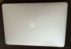 Apple MacBook Air 13" komplet vč. stříbrného pouzdra - 2