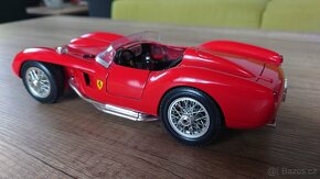 Ferrari 250 Testa Rossa - 1:18 Bburago - 2