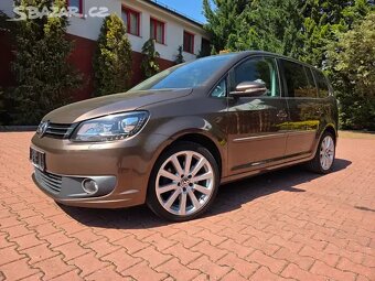 Touran 2.0TDI 130kW DSG,Highline,webasto,tažné,kamera,xenon - 2