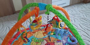 Hrací deka Playgro a hračky - 2