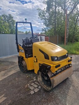 PRODÁM TANDEMOVÝ VIBRAČNÍ VÁLEC JCB VMT 260 - 2