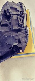 Prodám světla Mercedes W204 kombi přední - 2