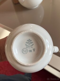 Porcelánová konvice a mlékovka - 2