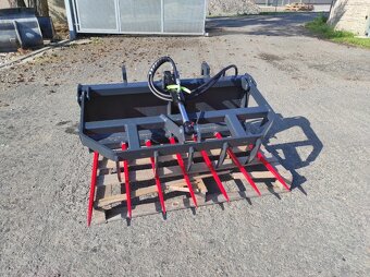 Hydraulické vidle s přídavným přidržovačem - 2