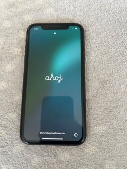 Apple iPhone XR 64 GB - 2