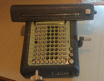 Mechanicka stolni kalkulacka NISA - 2