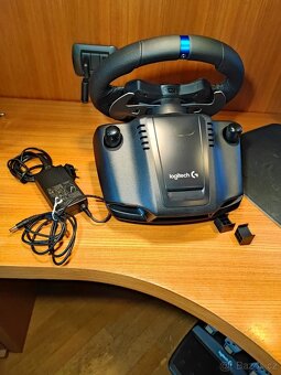 Volant a pedály od Logitech g29 - 2