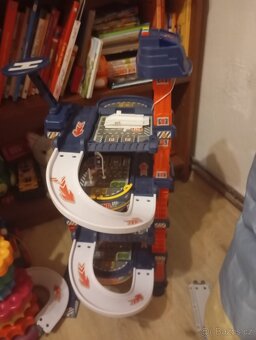 Hot wheels a automobilová garáž - 2