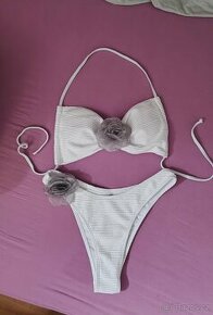 Nádherné bílé plavky s květinou vel.M - 2