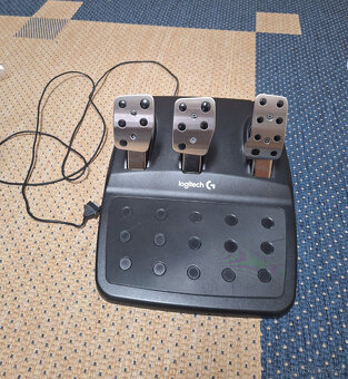 Logitech G29 + řadící páka - 2