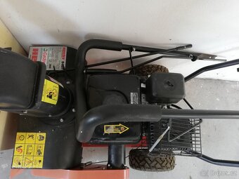 sněhová fréza na benzinový pohon - 2