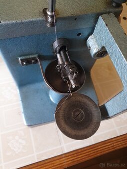 Kožešnický šicí stroj - 2